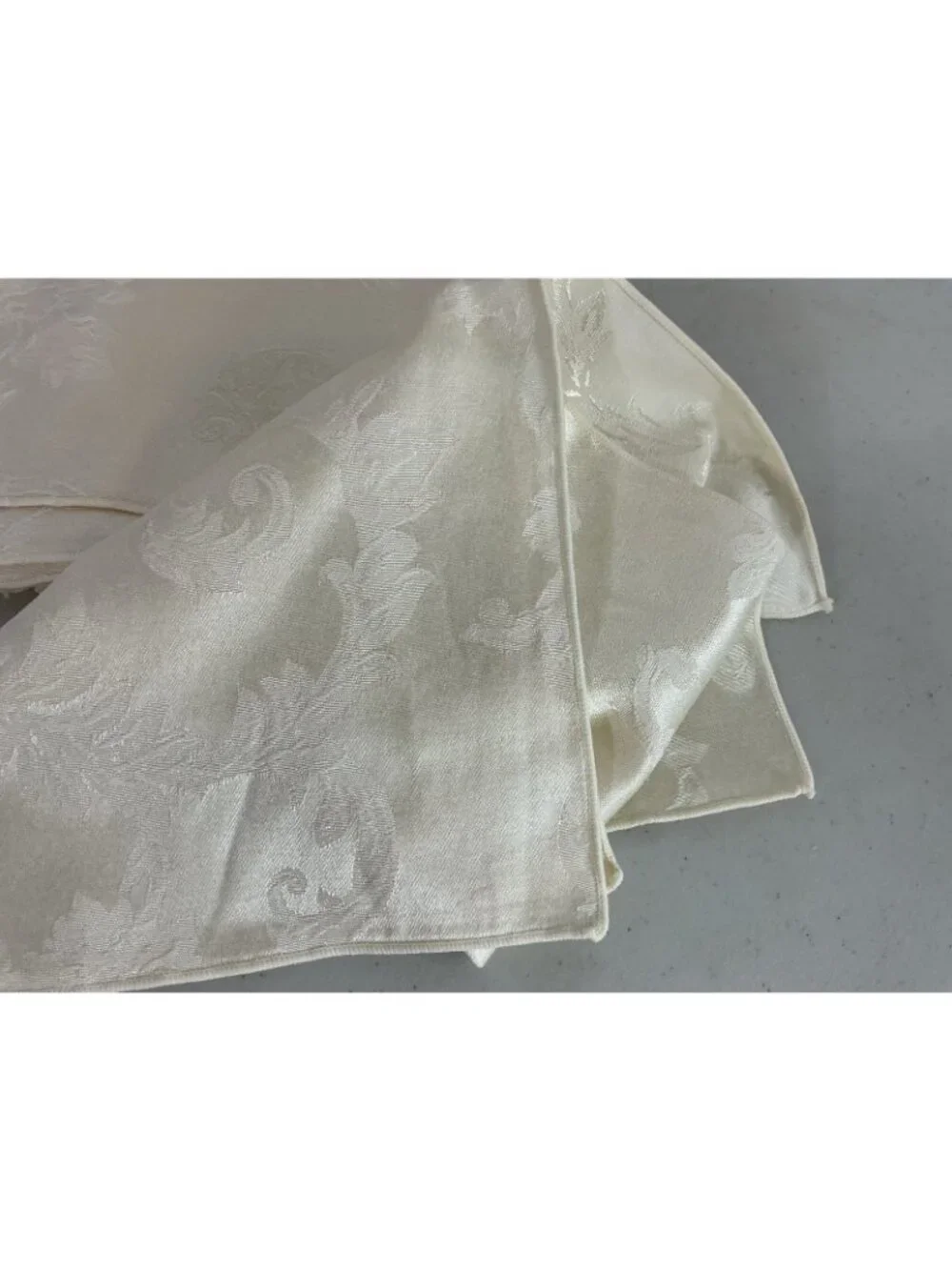 Unbranded lot 16