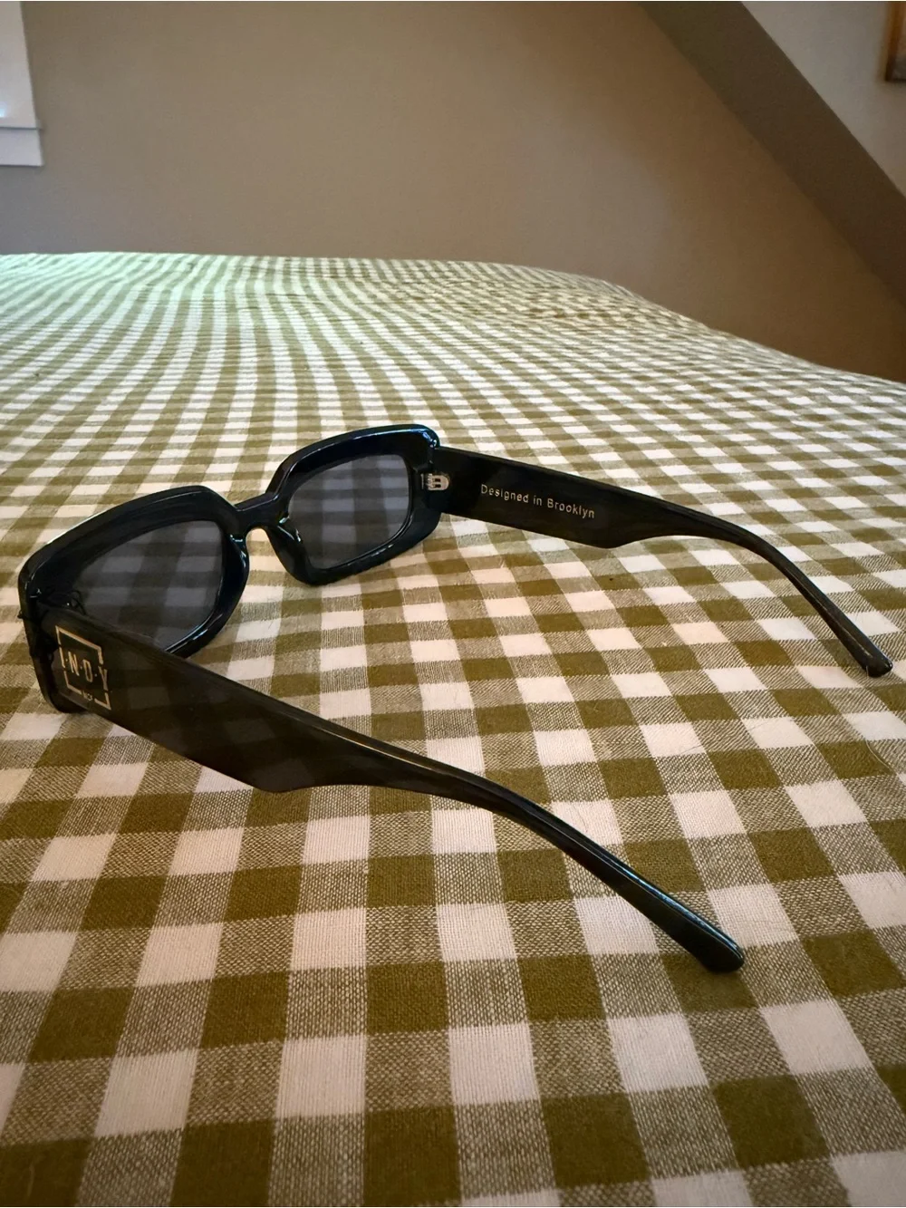INDY stylish black