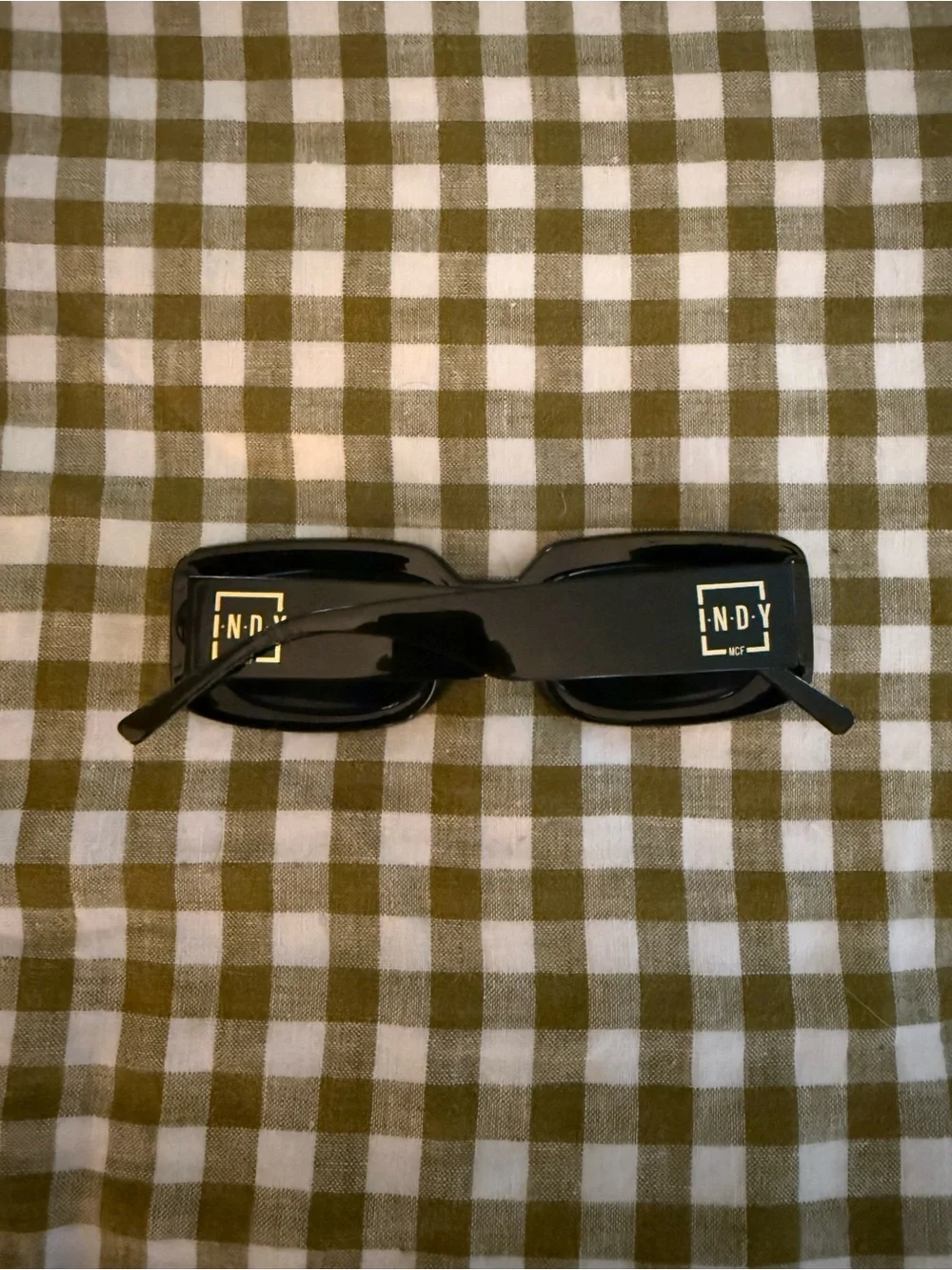 INDY stylish black