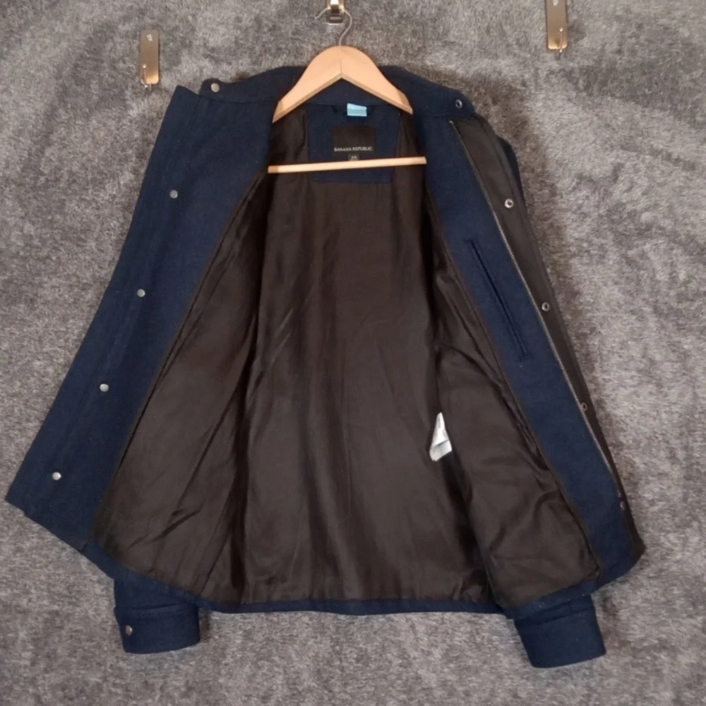 Banana Republic elegant dark