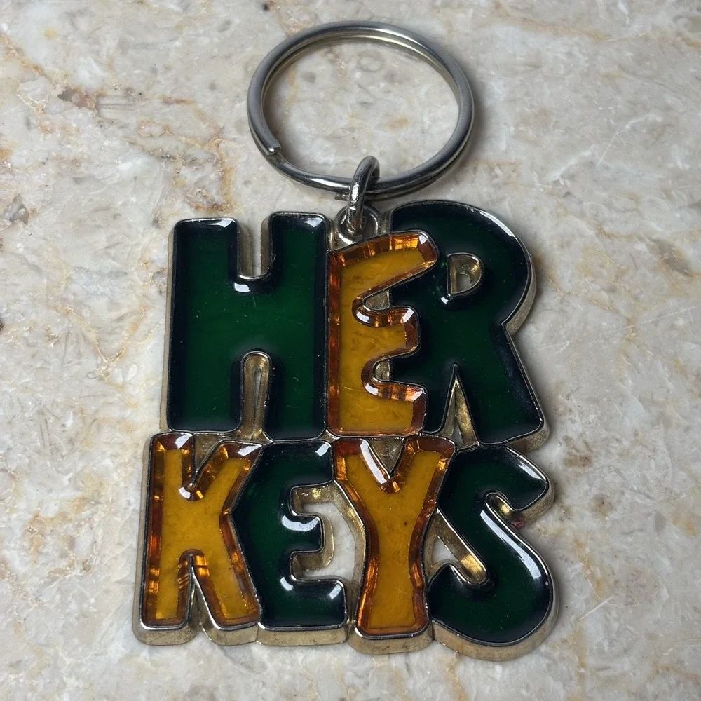 HER KEYS Gold Yellow Green Stained Glass Retro‎ Look Metal Keychain Groovy VTG