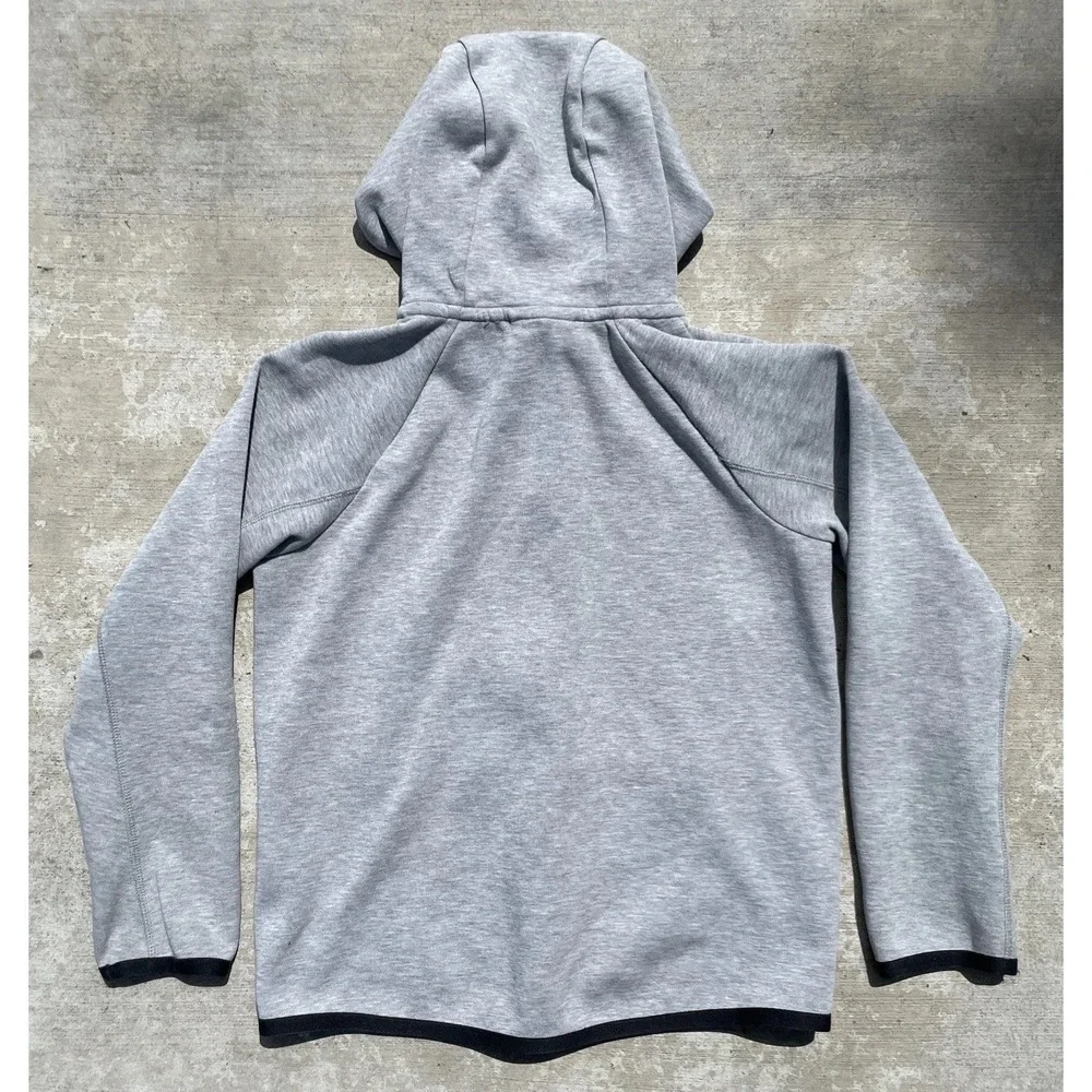Nike tech loose