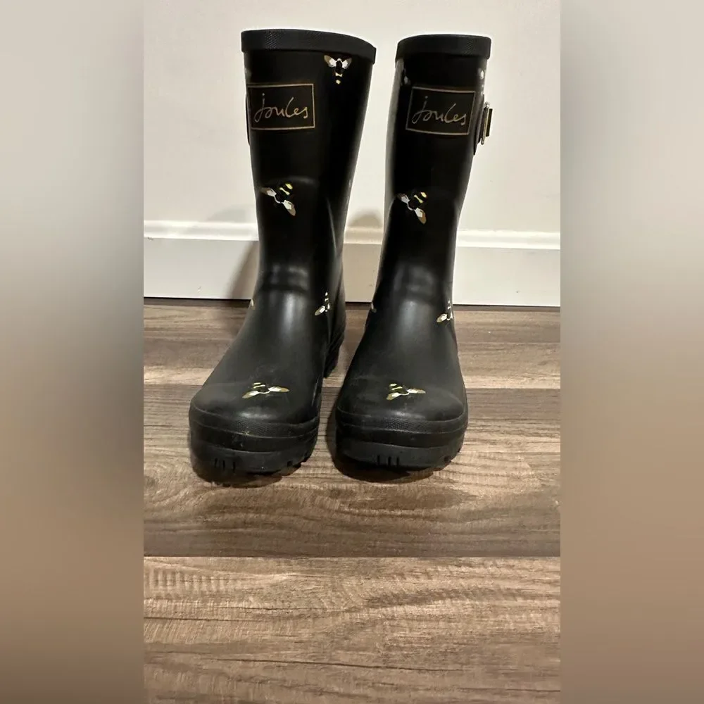 Joules honeybee print Black and Gold Molly Welly size 5.5
