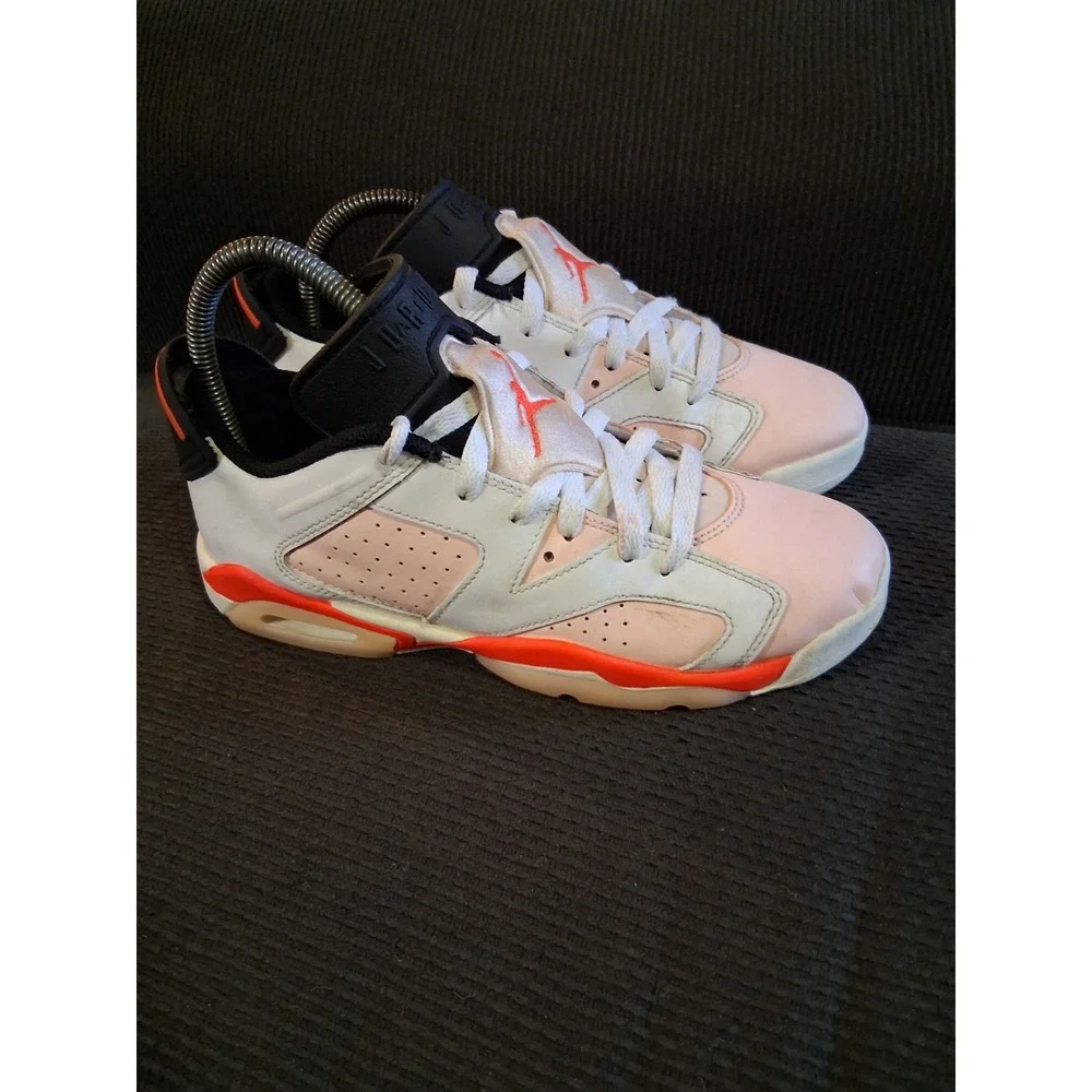 Nike product pair