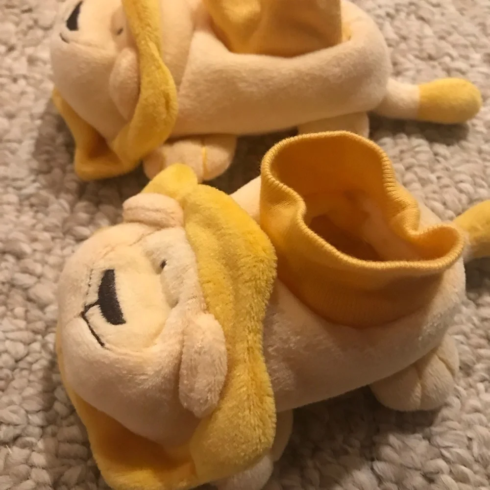 N/A adorable goldbug