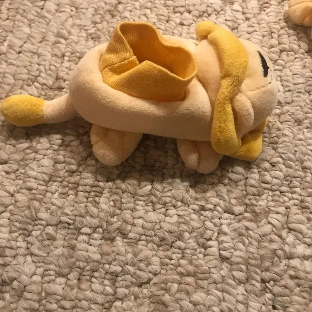 N/A adorable goldbug