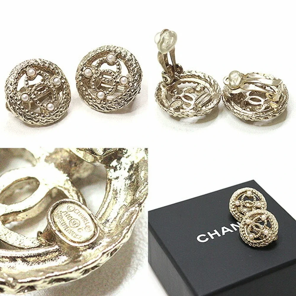 CHANEL gold pearl