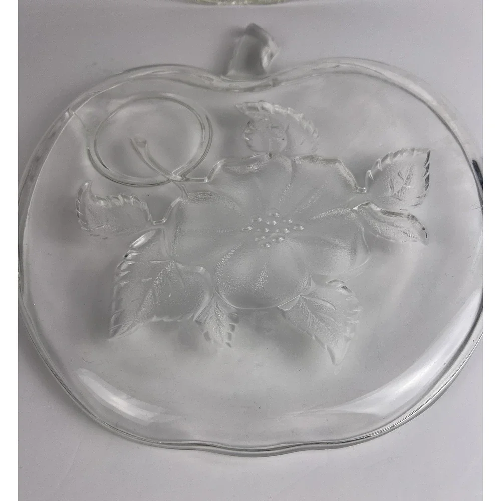 Set Of 4 Apple Shape Plates - 8 1/2