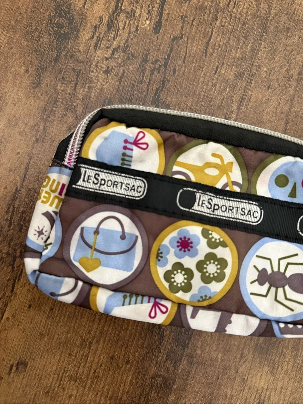 Lesportsac wristlet phone