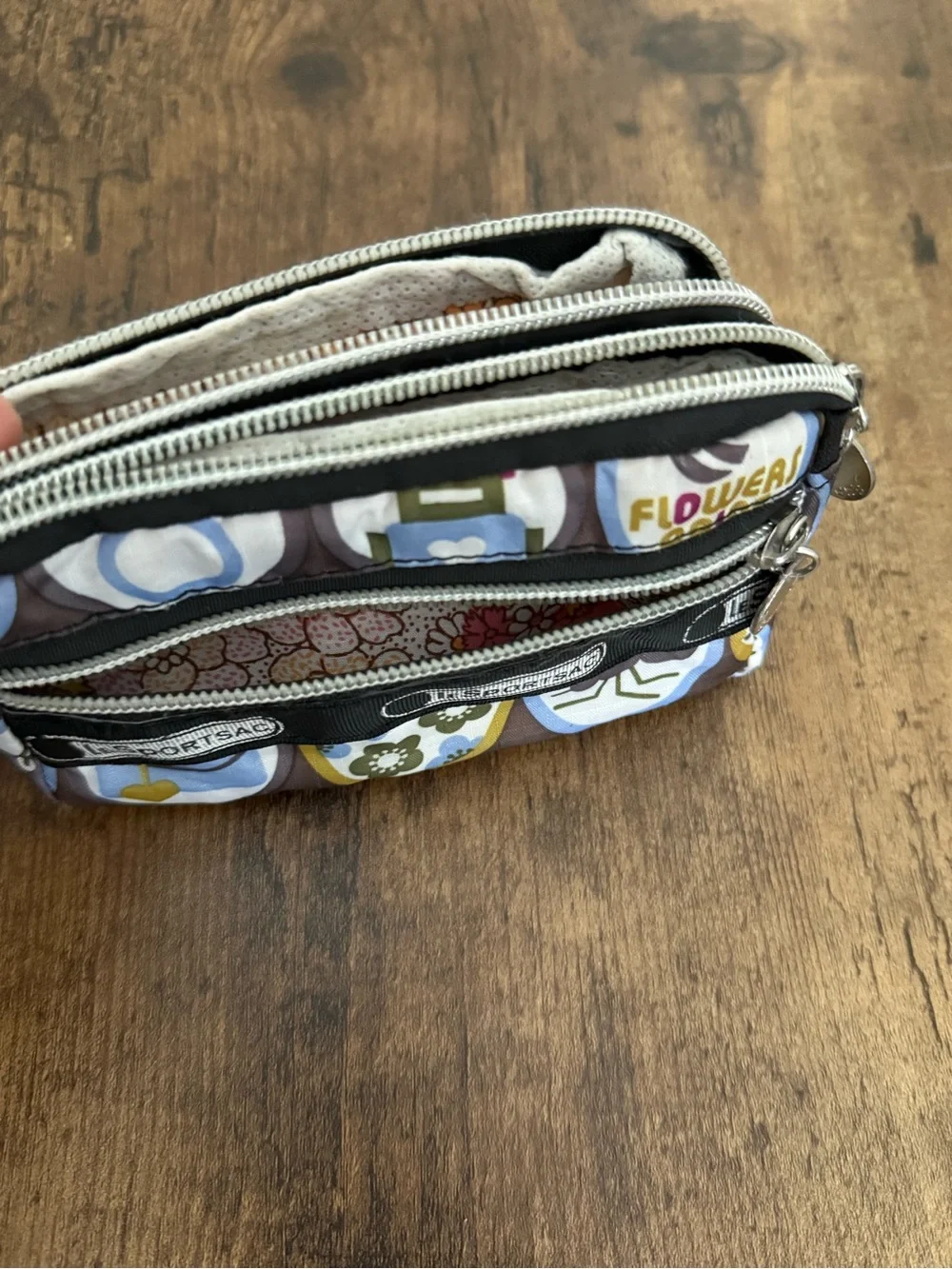 Lesportsac wristlet phone