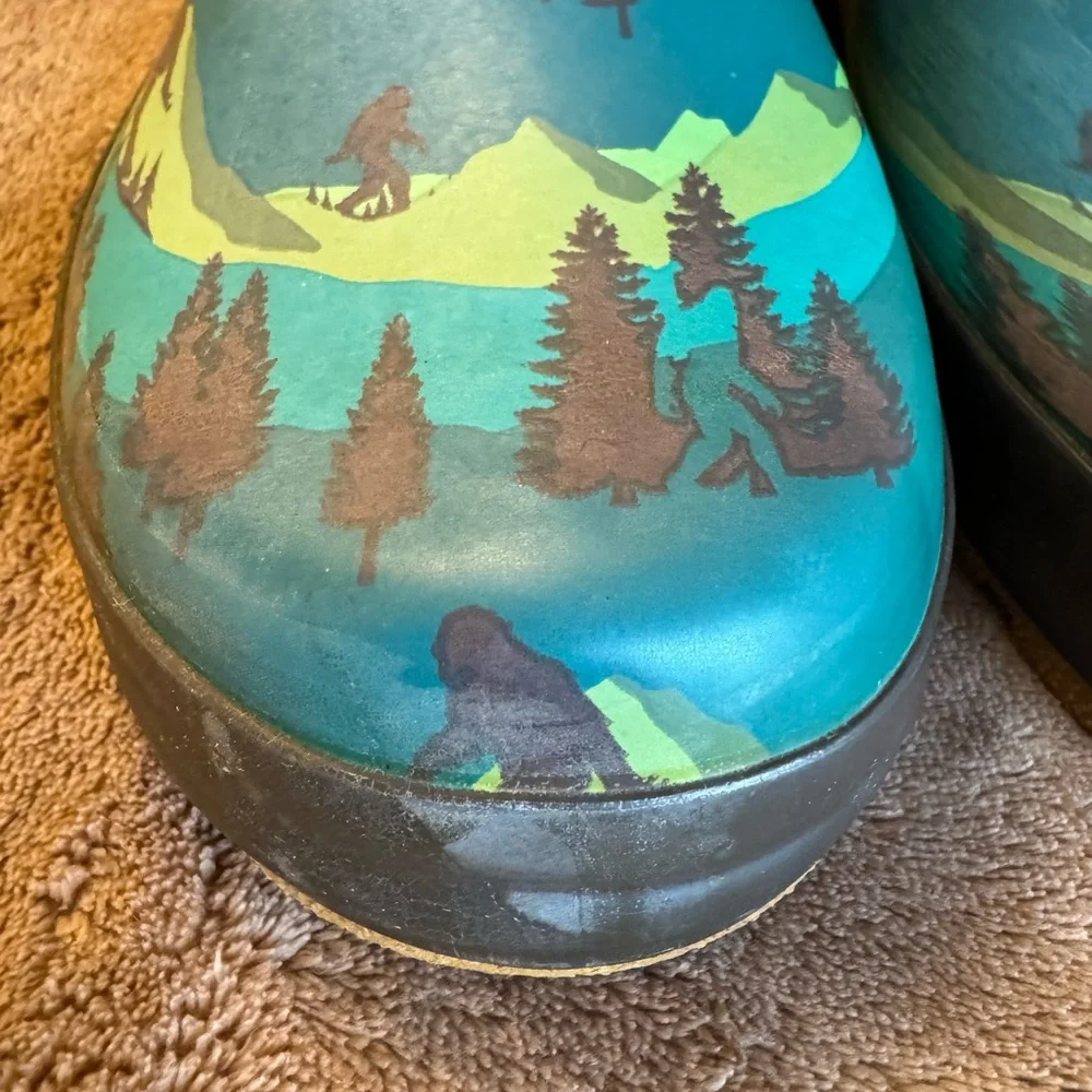 Western Chief gently pre