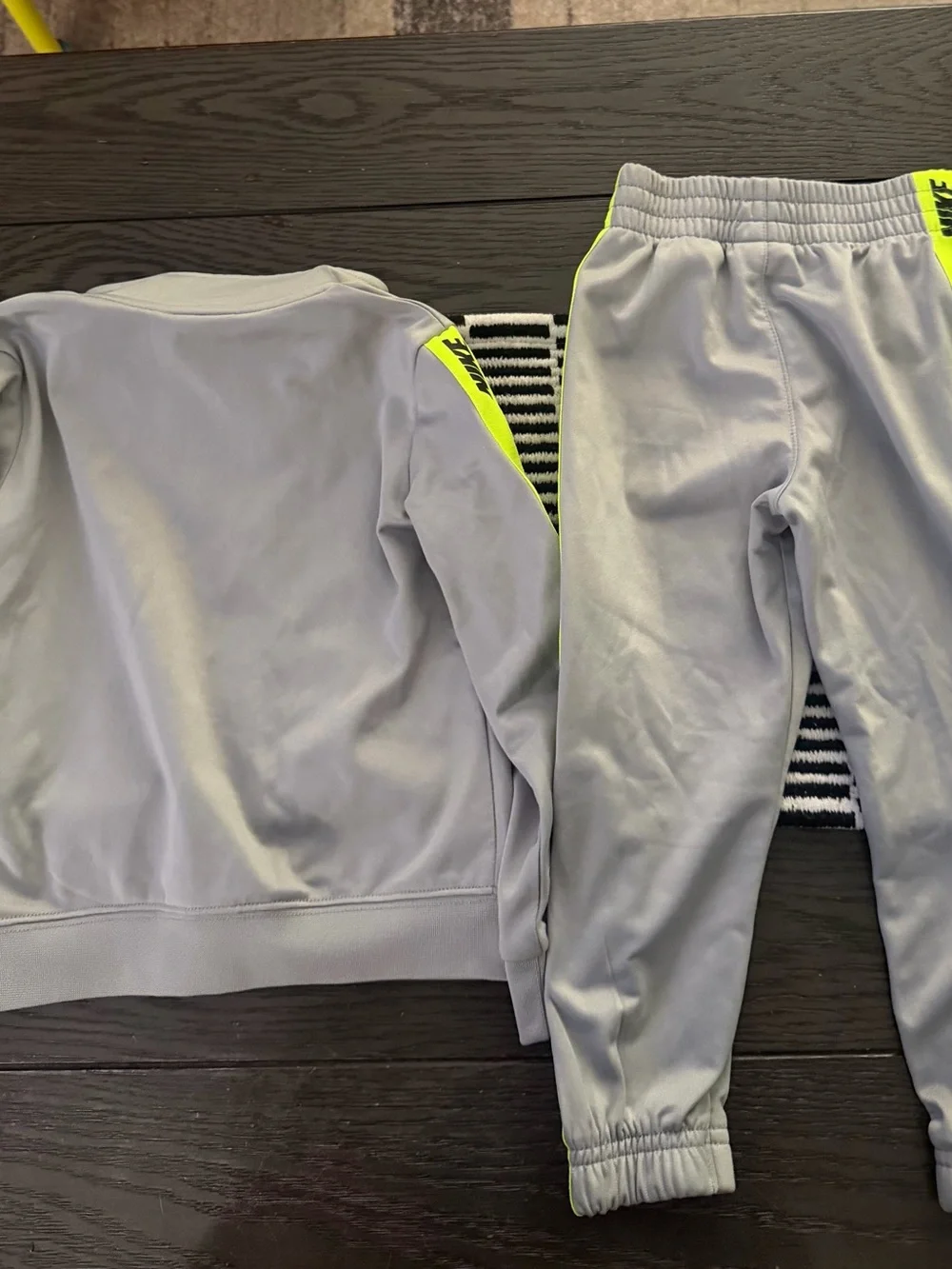 Nike boys piece