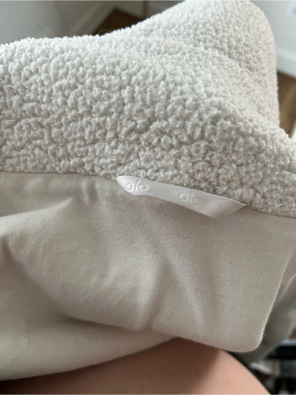 ALO Yoga cozy sherpa
