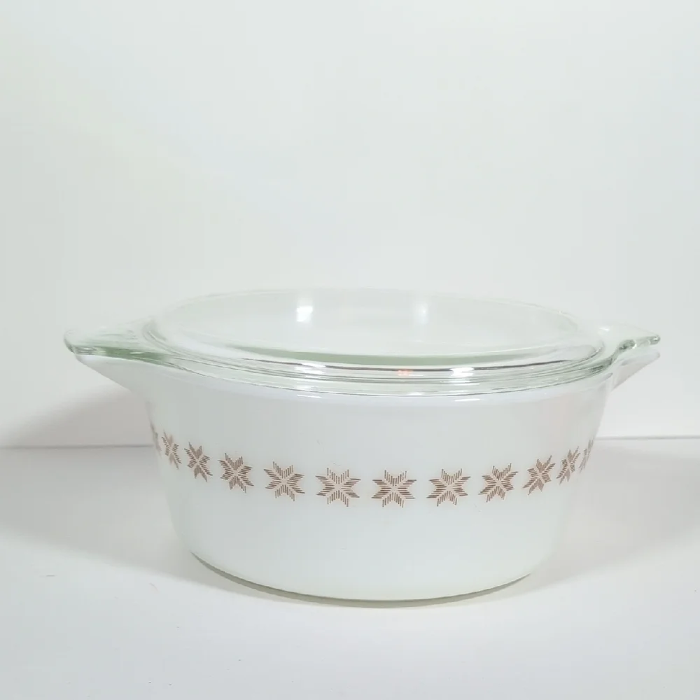 Pyrex stylish casserole