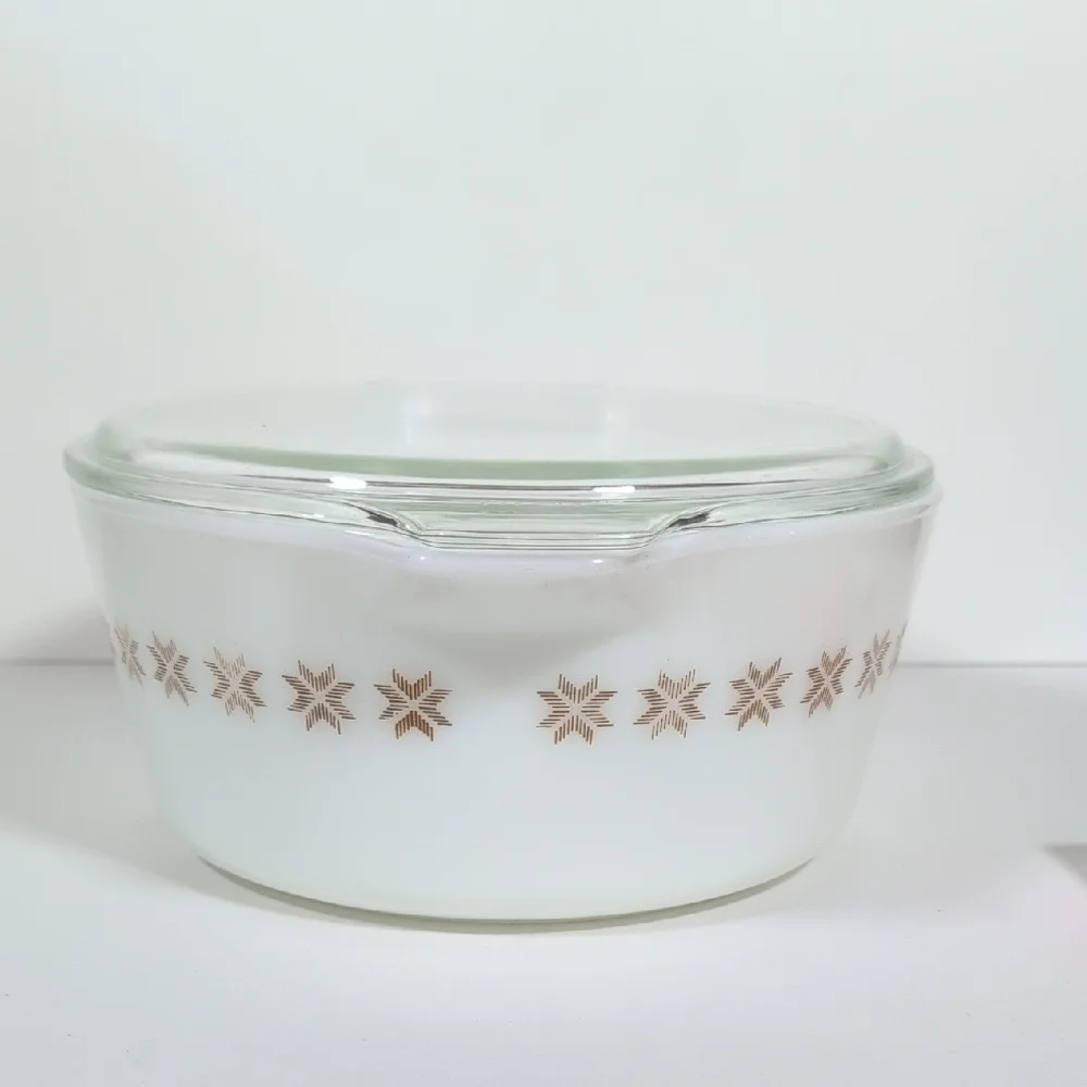 Pyrex stylish casserole
