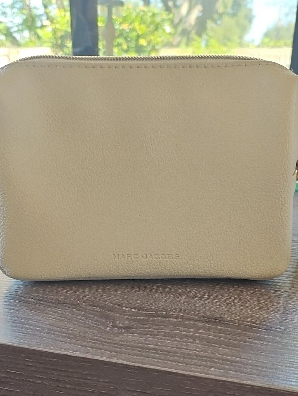 Marc Jacobs compact marc