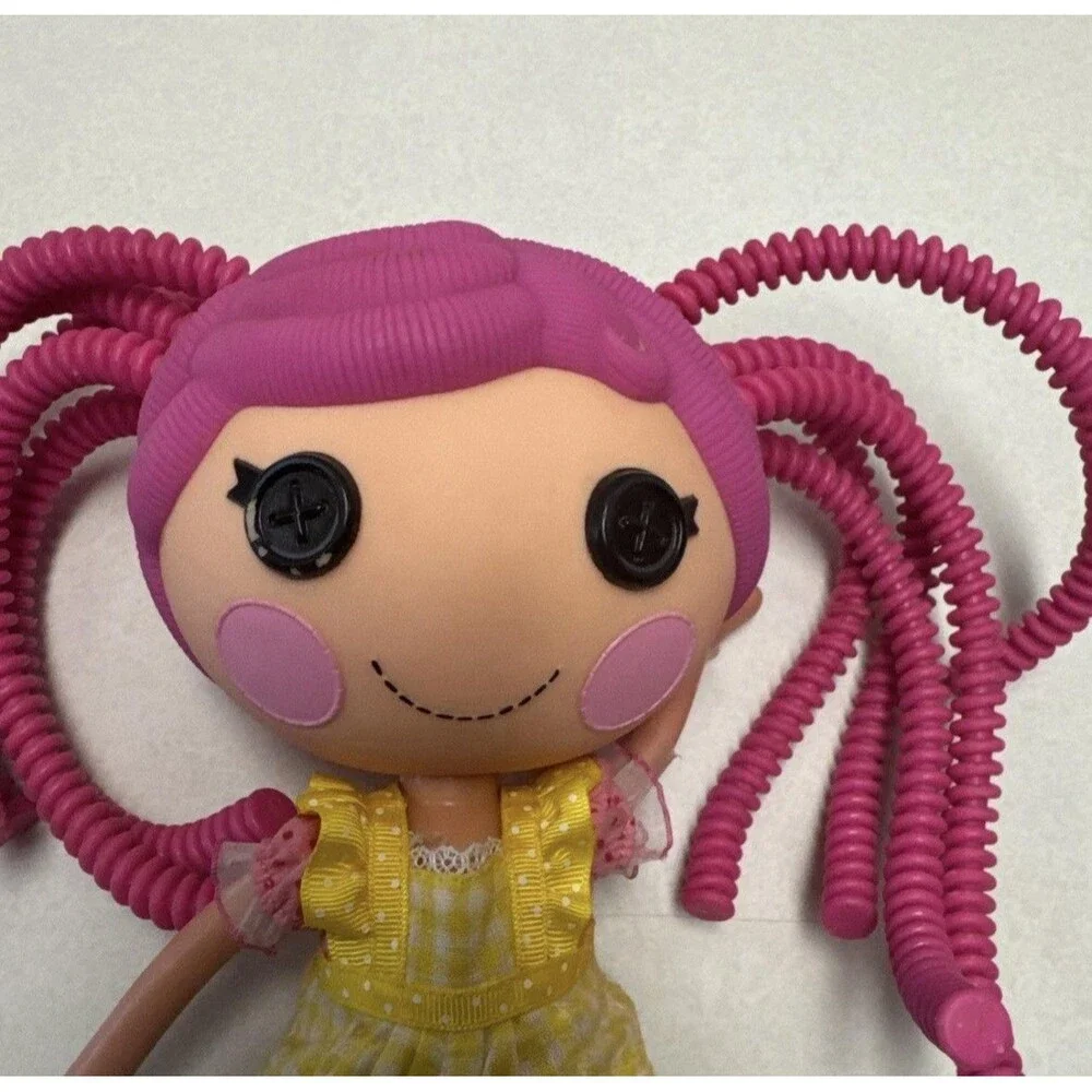 MGA Entertainment lalaloopsy crumbs