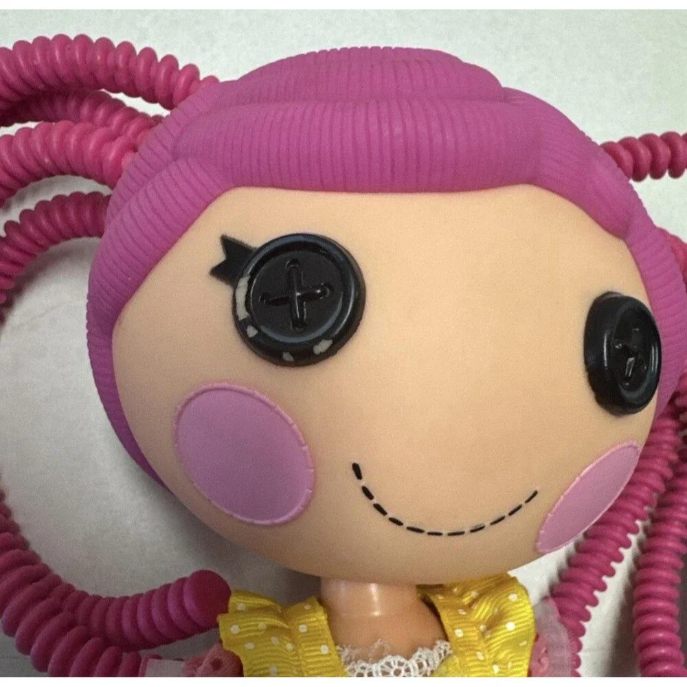 MGA Entertainment lalaloopsy crumbs
