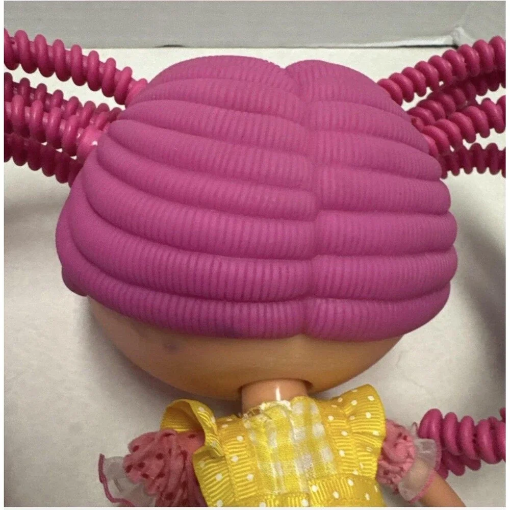 MGA Entertainment lalaloopsy crumbs