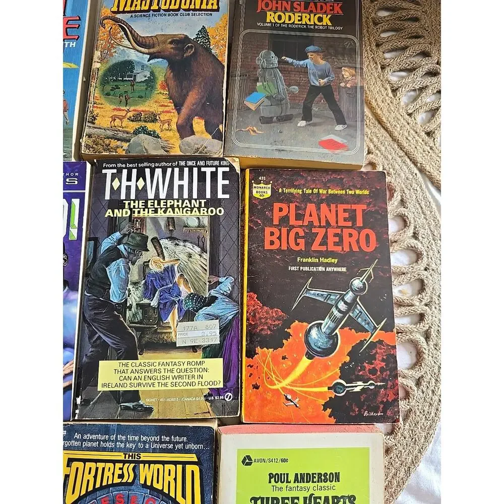 Lot‎ of 8 Mixed Authors Classic Fantasy Science Fiction Paperback Novel Books