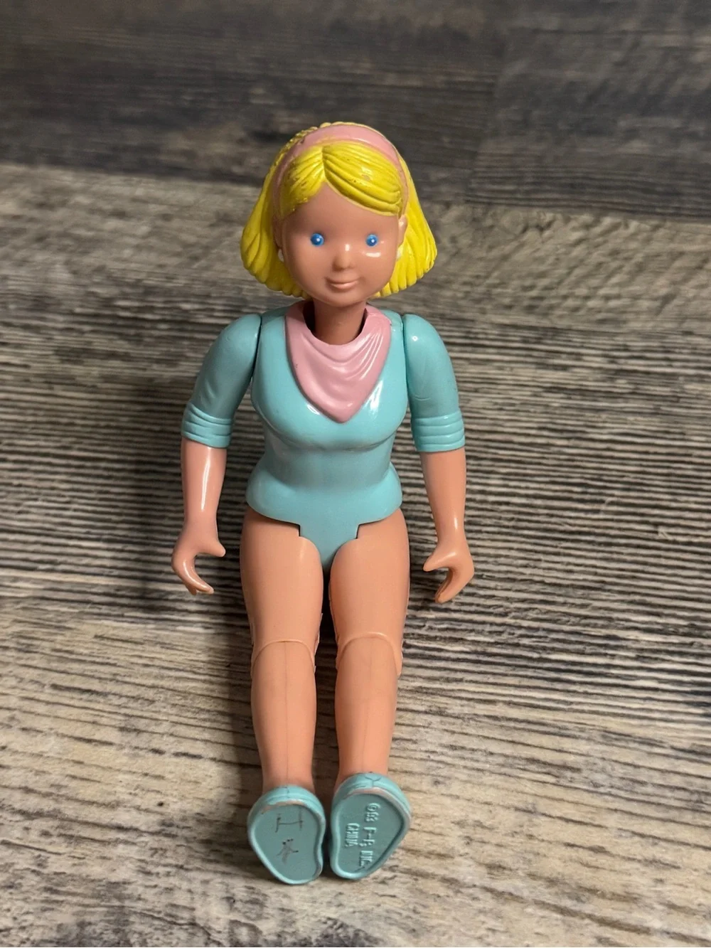 Fisher Price Loving Family Mom Dollhouse Figure replacement blonde blue shirt