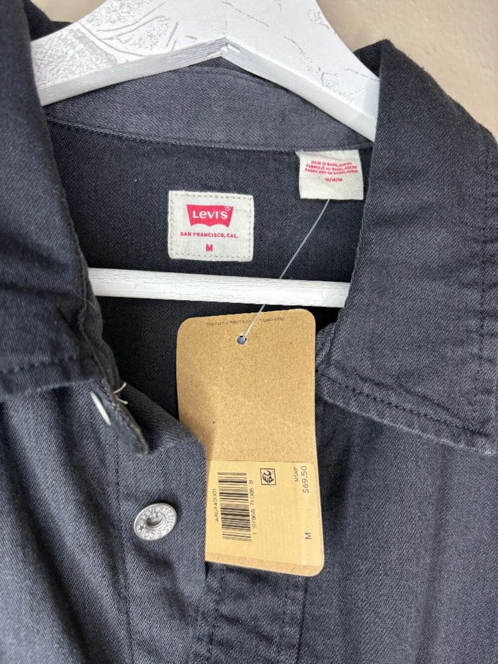 Levis stains medium