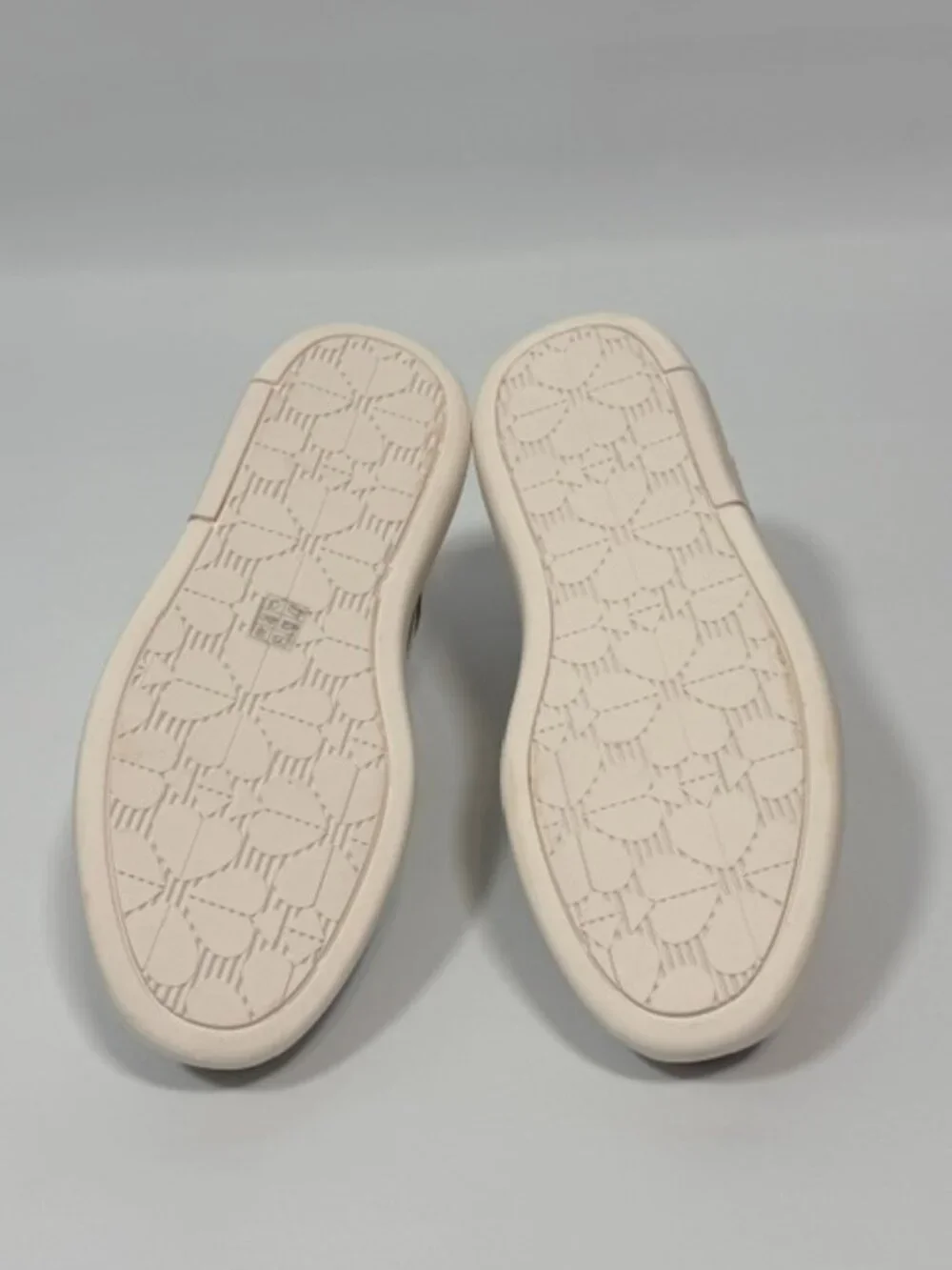 NWOT Kate Spade Charli Pink White Leather Sneakers Heart Size 8.5