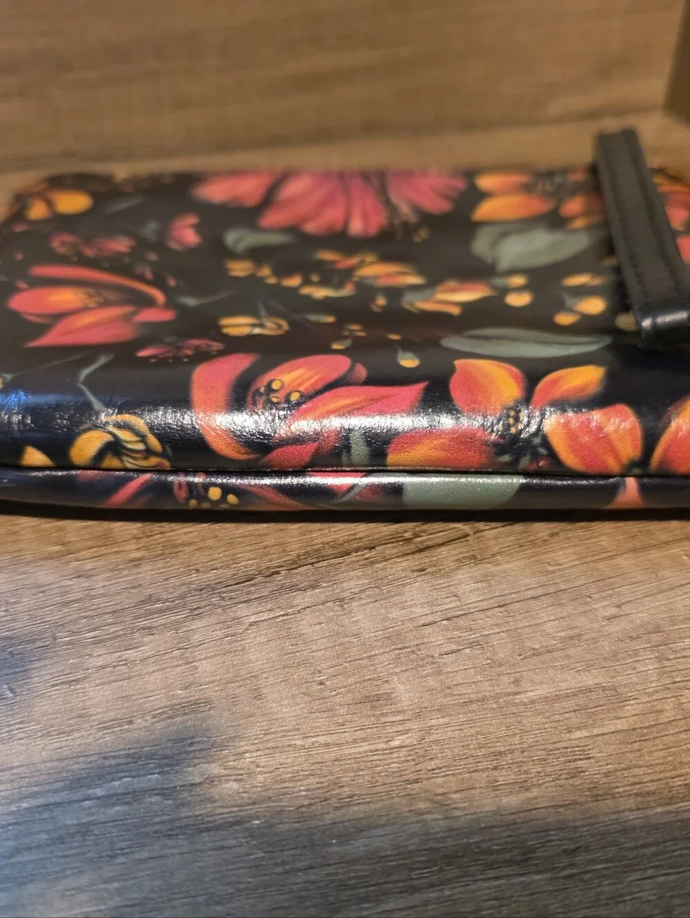 Patricia Nash stylish zip