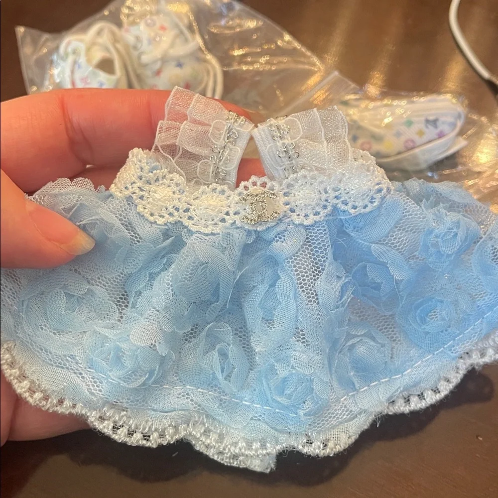 N/A charming blue