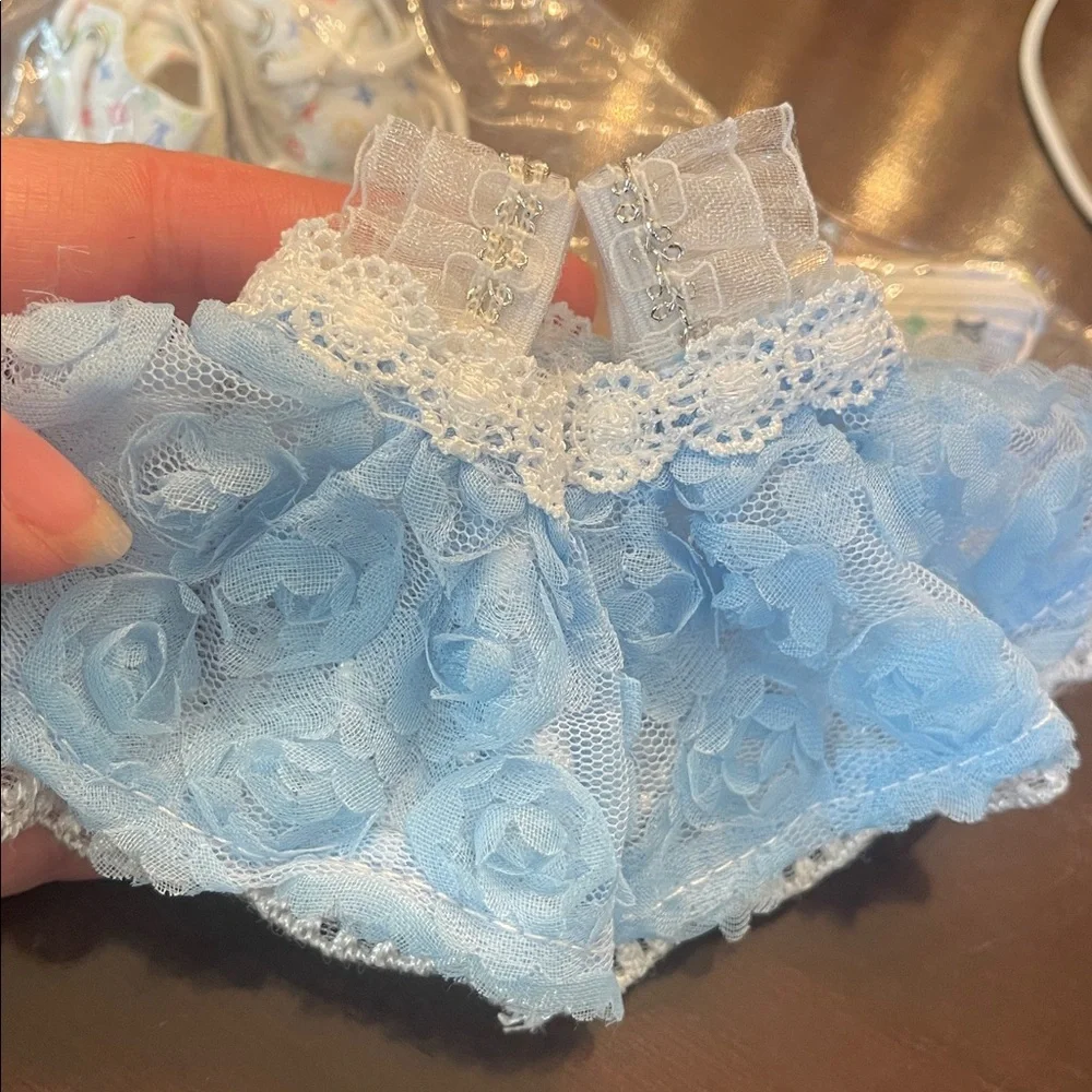 N/A charming blue