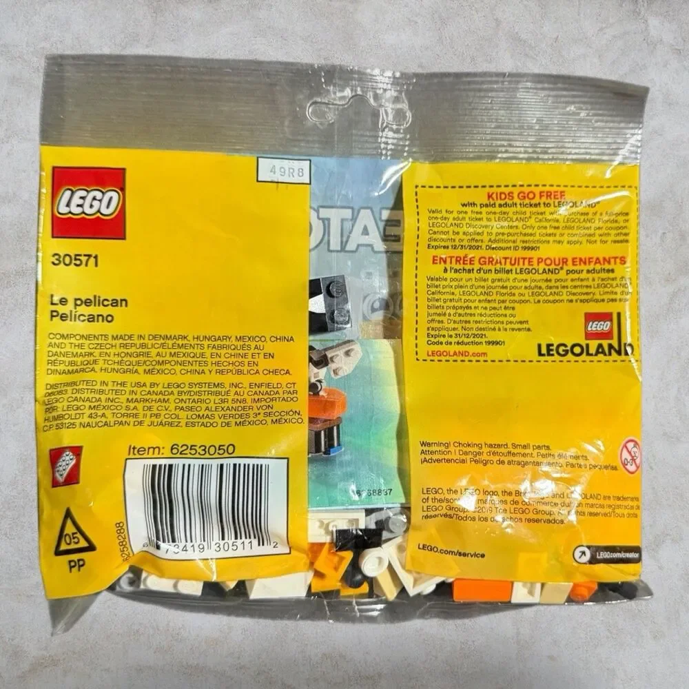 Lego creator pelican