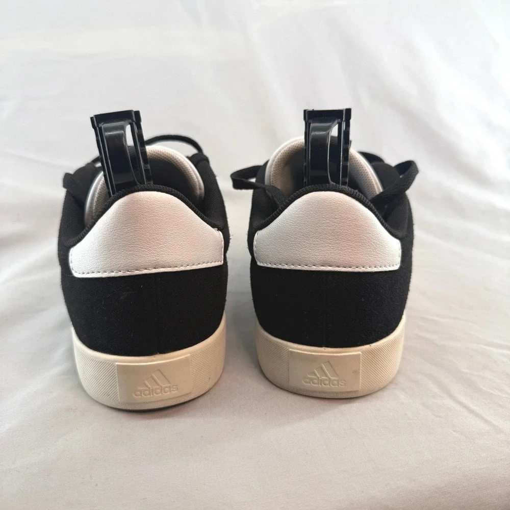 adidas tone feature toe