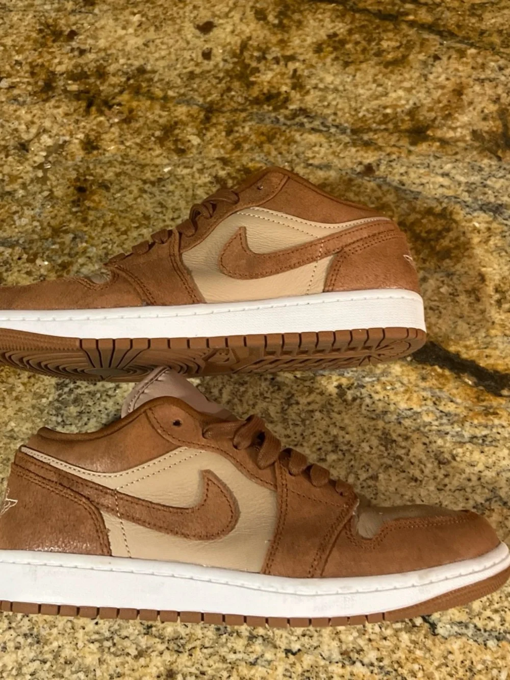 Nike classic low