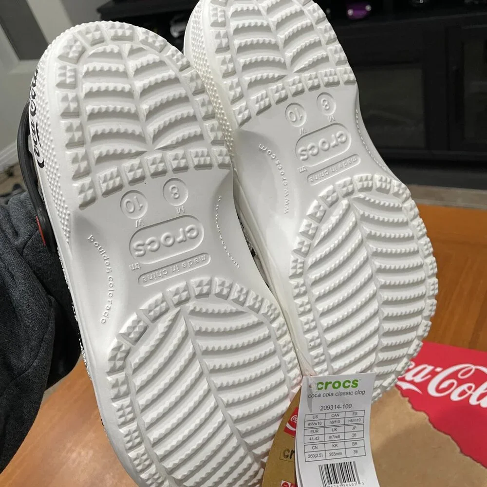 CROCS coca cola