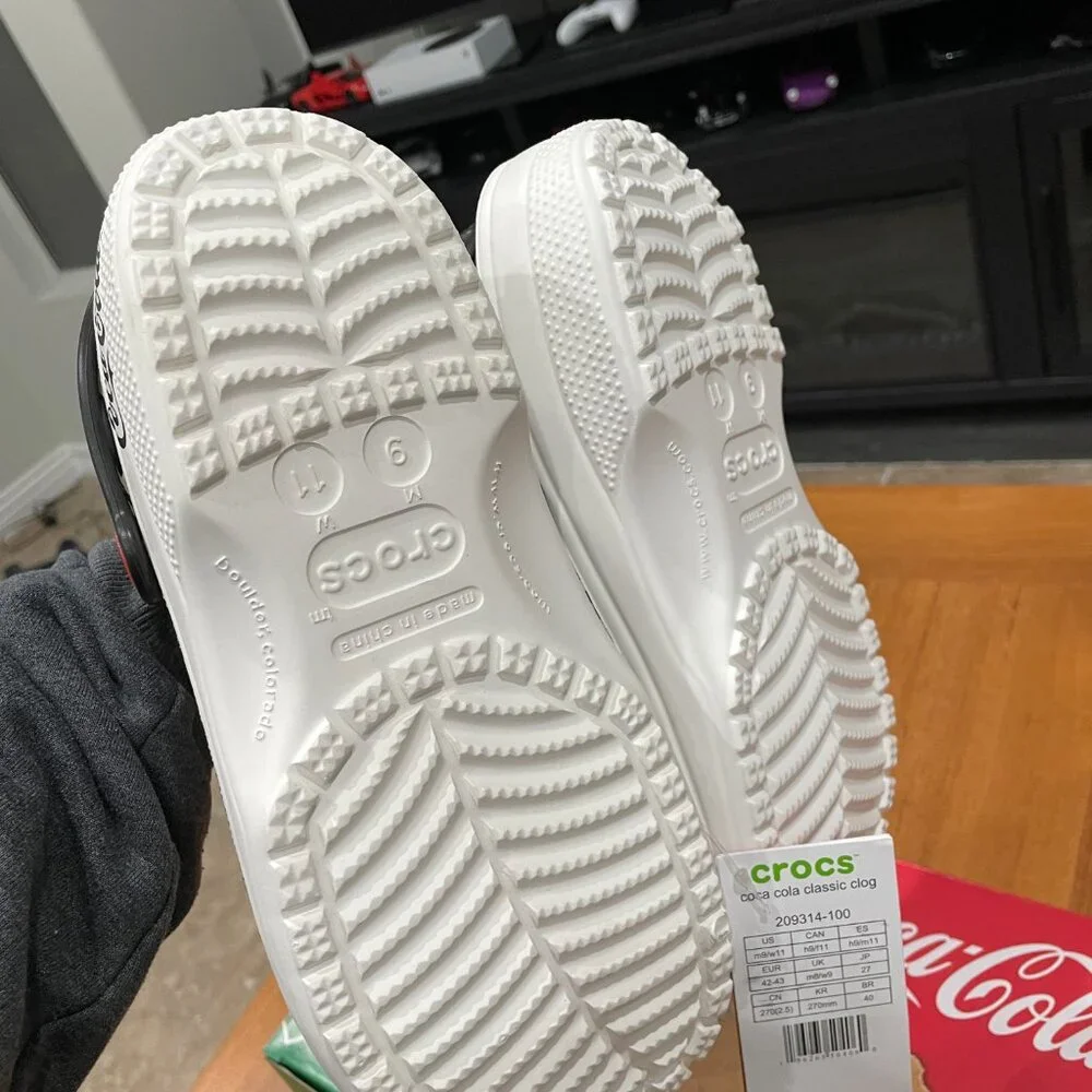 CROCS coca cola