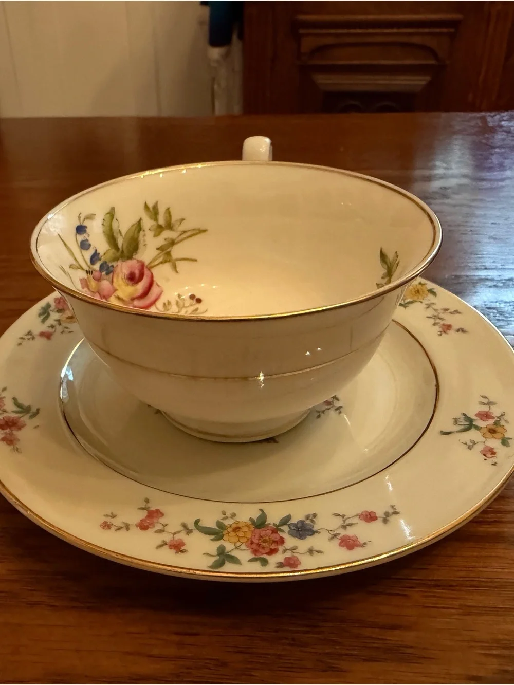 N/A elegant cream
