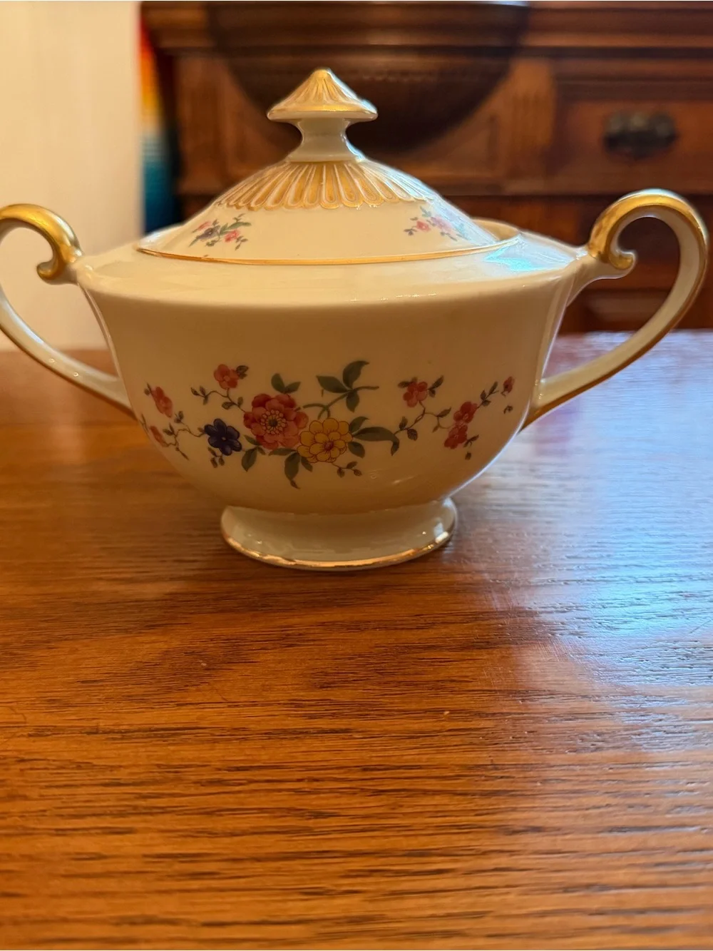 N/A elegant cream