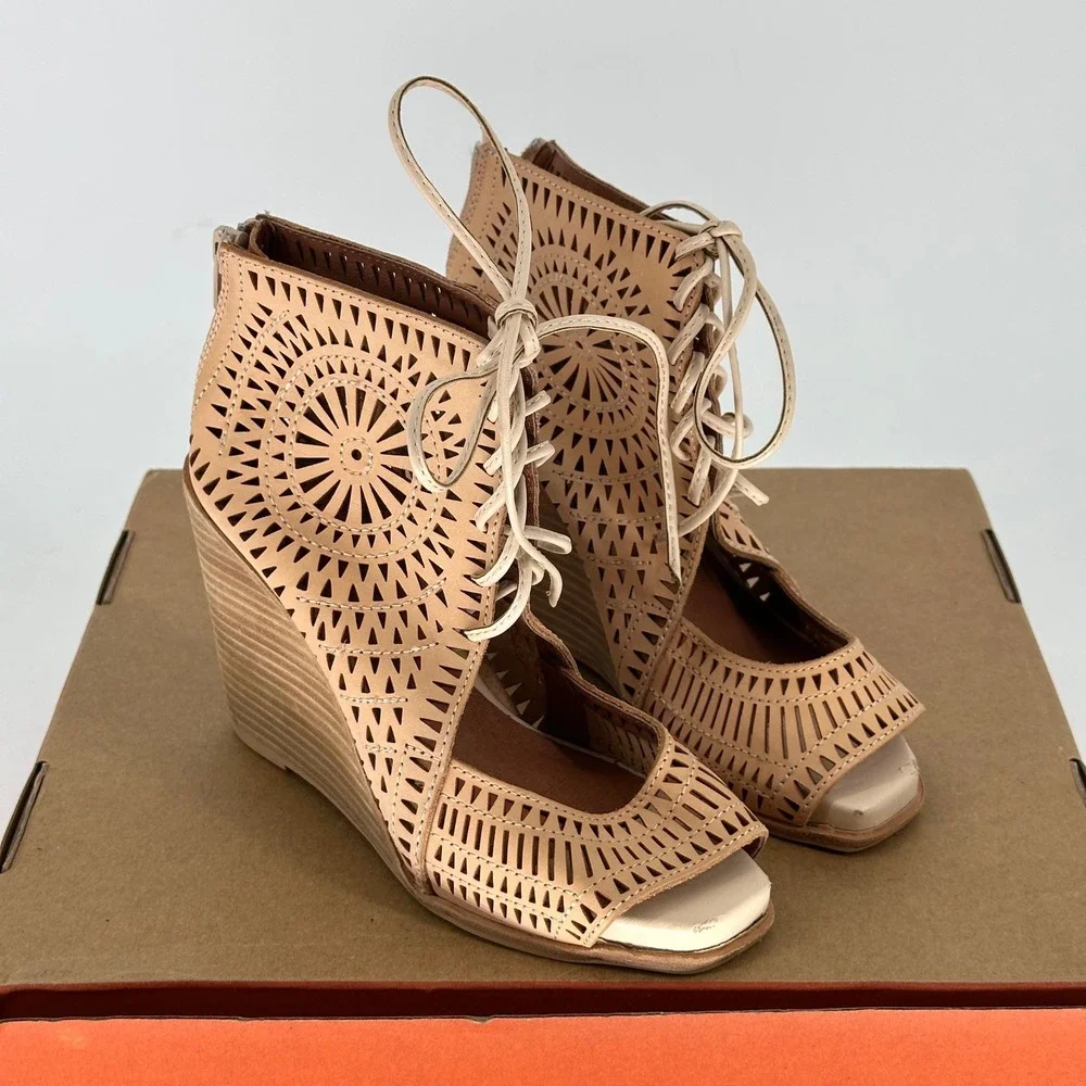 Jeffrey Campbell women size
