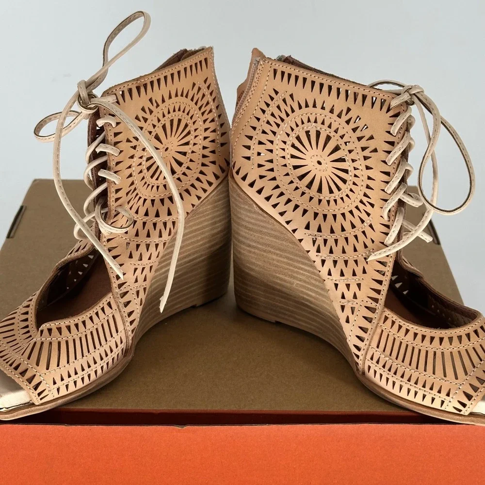 Jeffrey Campbell women size