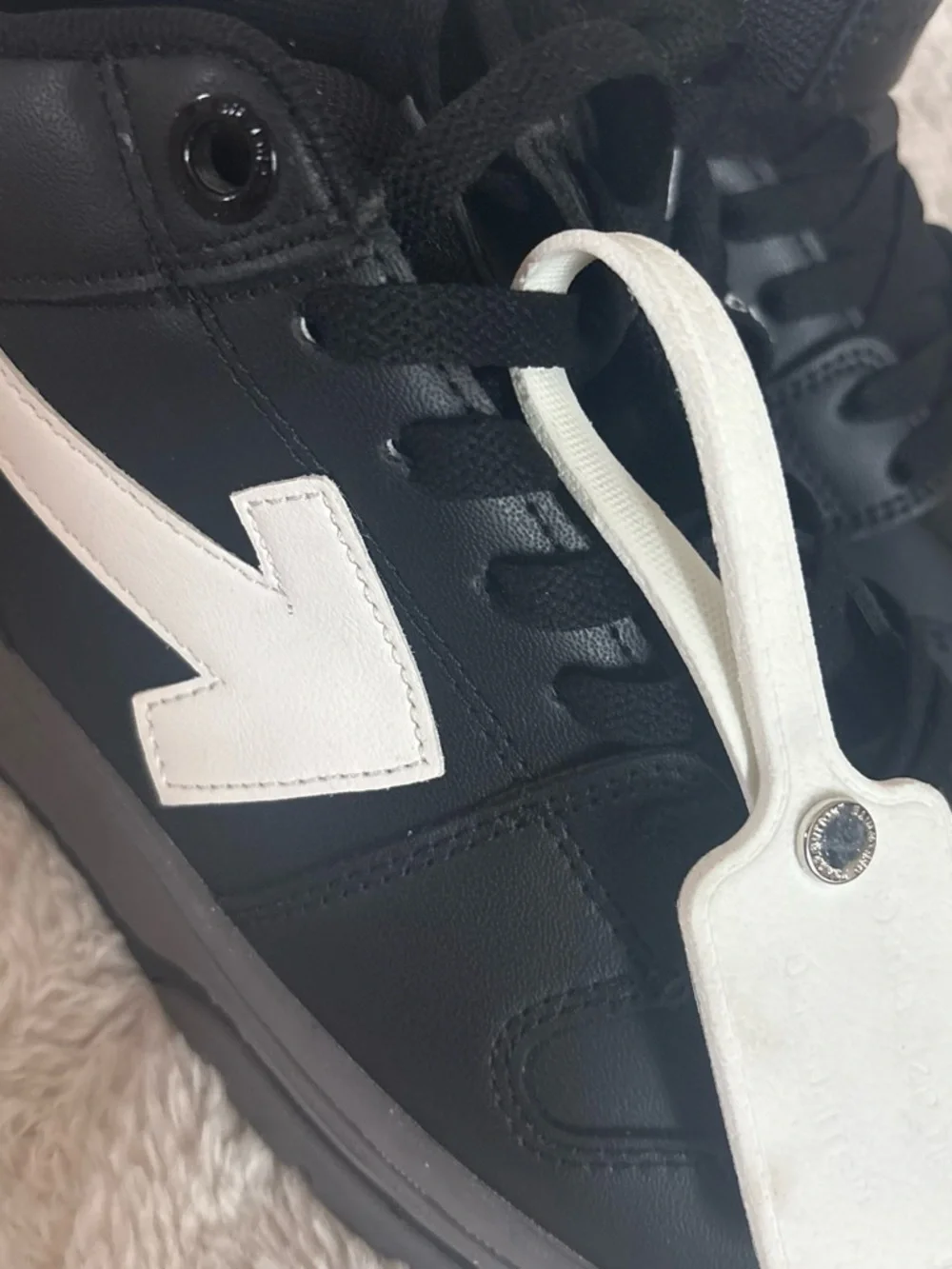 Off-White leather low branded