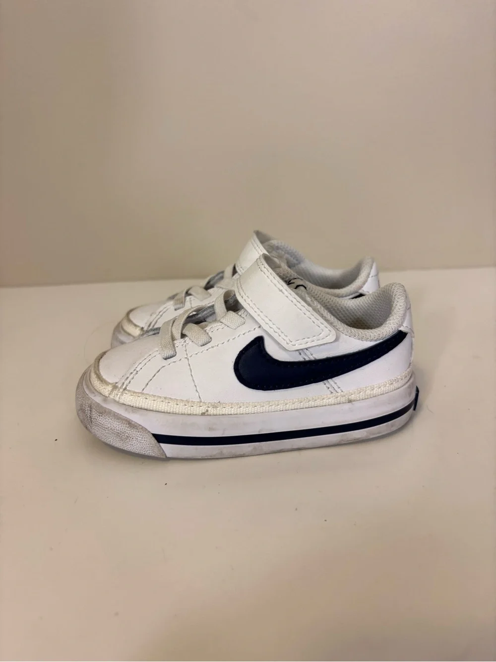 Nike Baby White & Black Strap Low-Top Sneakers Size 6