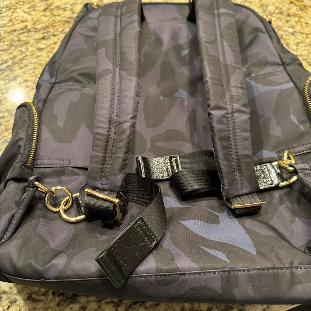Tumi tone pocket