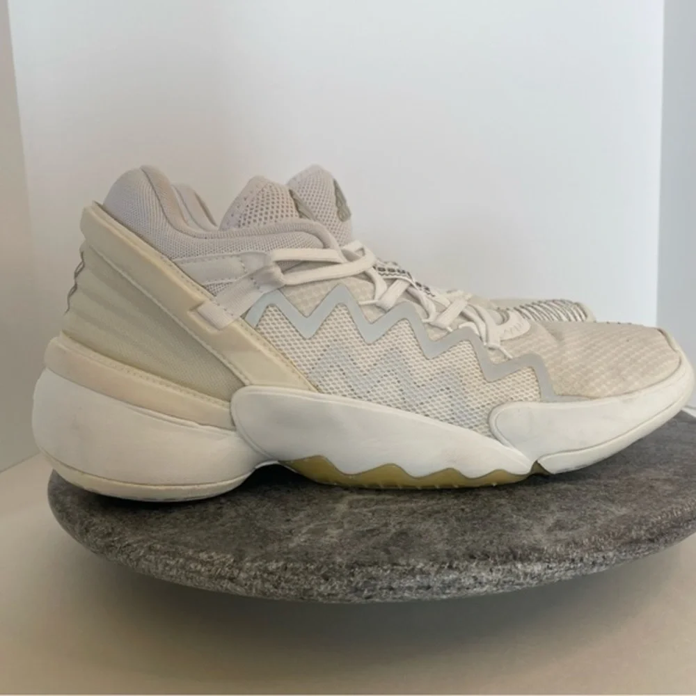 adidas donovan mitchell
