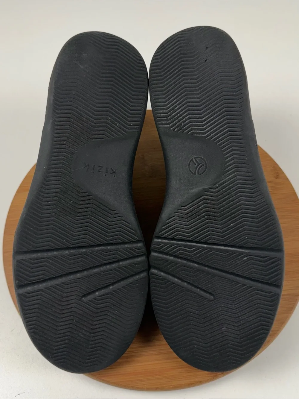 N/A comfortable black