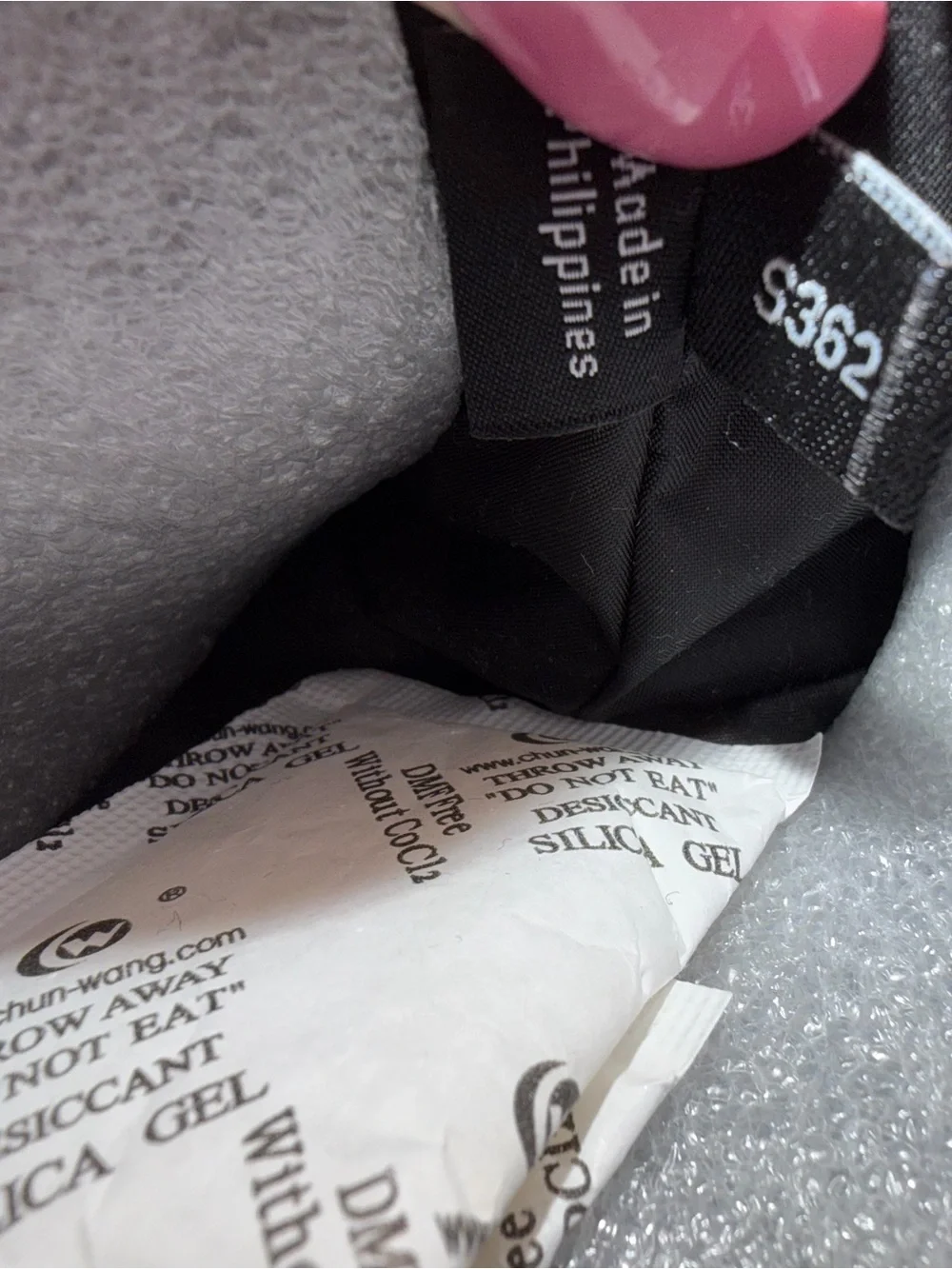 kate spade pull toiletry closure