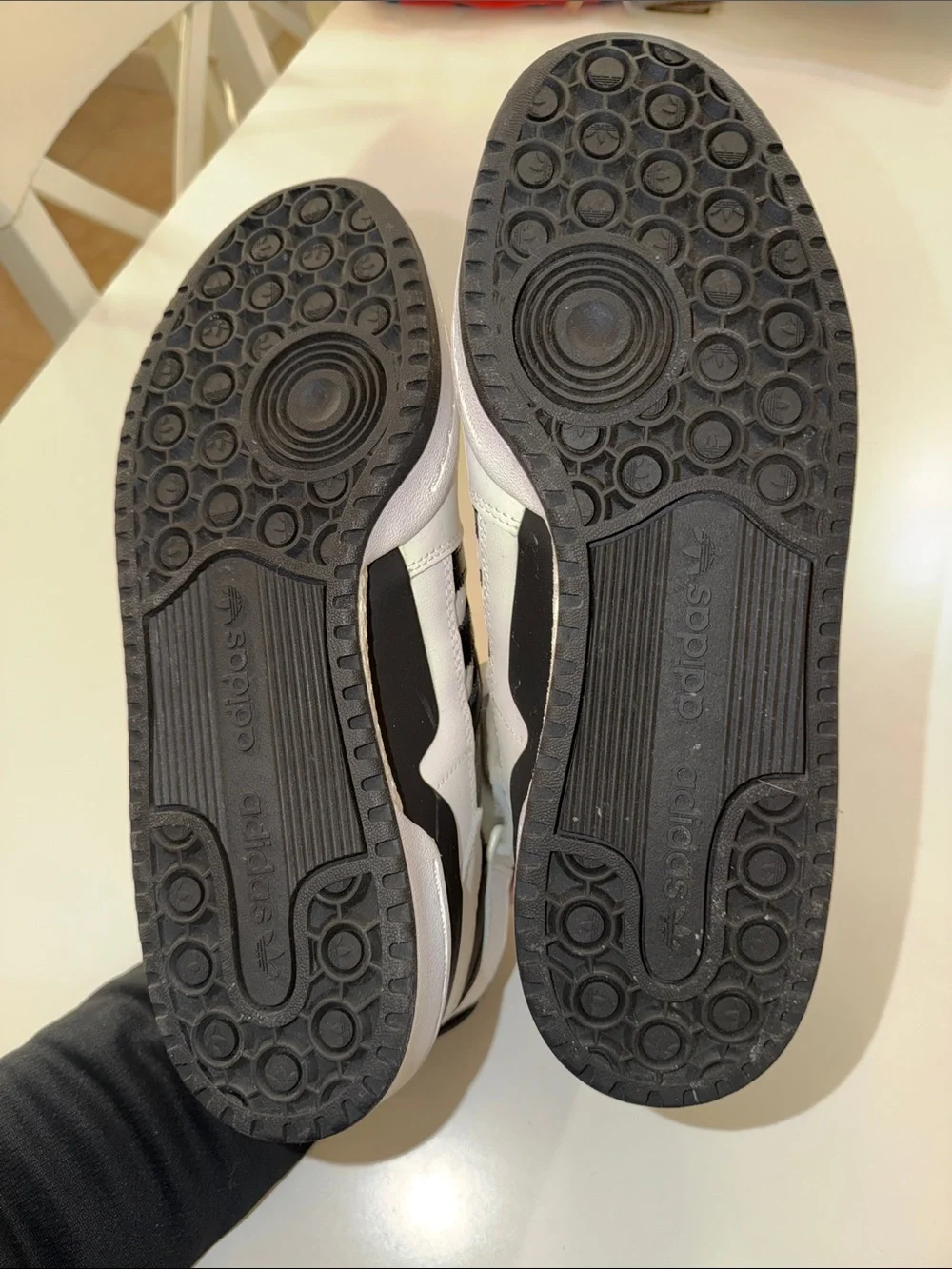 adidas retro mid