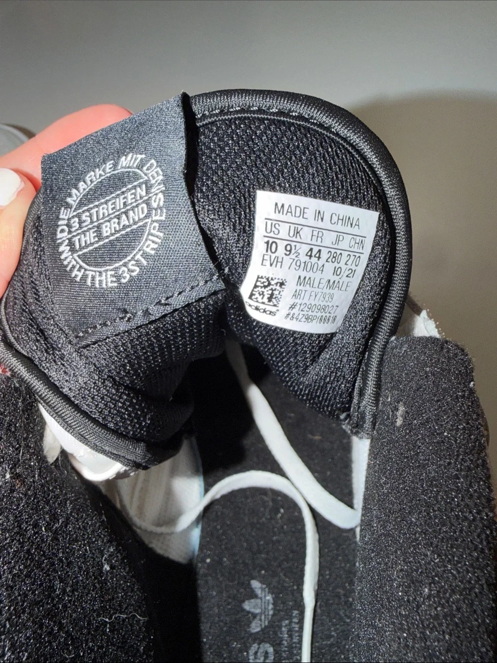 adidas retro mid