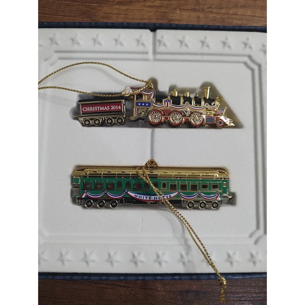 The White House Historical Association 2014 CHRISTMAS ORNAMENT Box Pamphlet B5