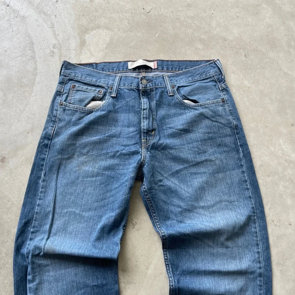 Levis levis 569