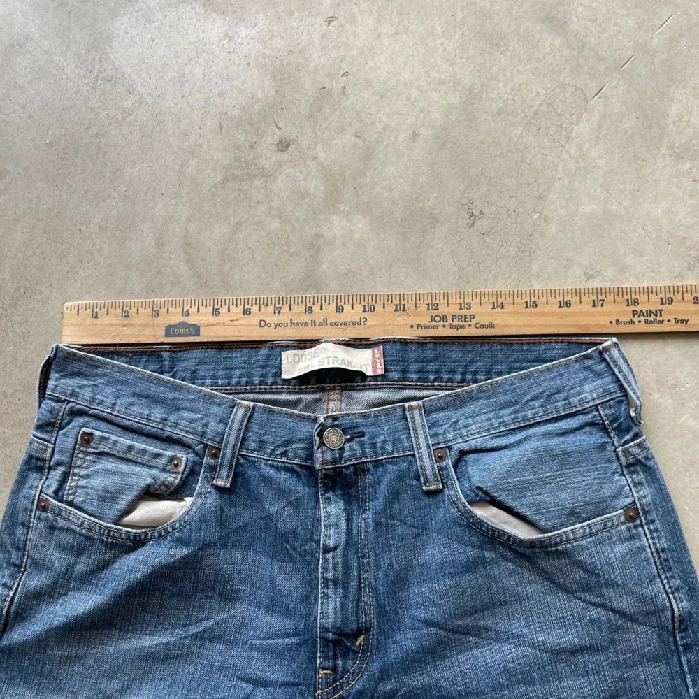 Levis levis 569
